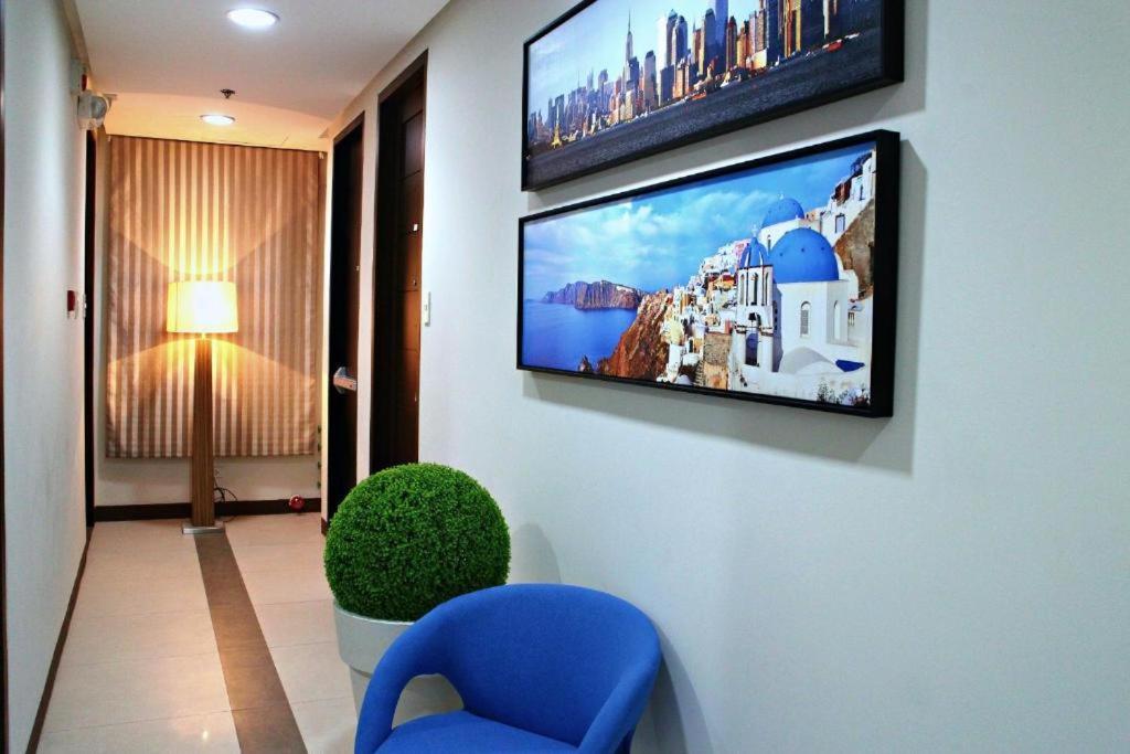 Urban Hostel Pasig City Exterior photo