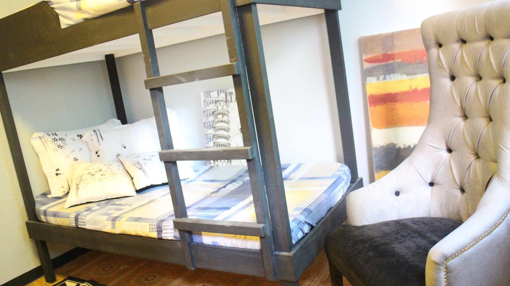 Urban Hostel Pasig City Exterior photo